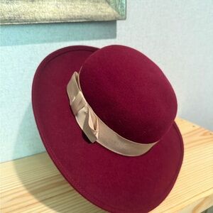 Vintage Michael Howard Women’s Burgundy 100% Wool Bow Band Hat